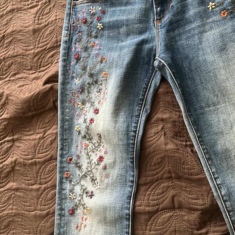 Sundance Driftwood Floral Embroidered Light Wash Jeans